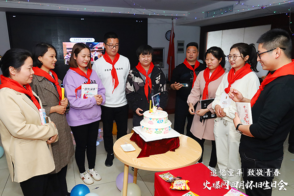 ��׷��ͯ�ꡤ�¾��ഺ���𱬾W(w��ng)4���f���Օ�(hu��)�A�M(m��n)�e�k