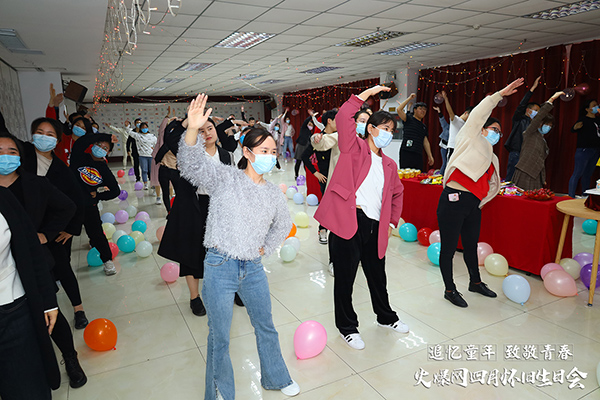 ��׷��ͯ�ꡤ�¾��ഺ���𱬾W(w��ng)4���f���Օ�(hu��)�A�M(m��n)�e�k