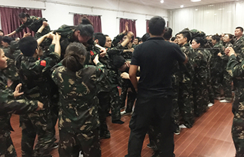 人生能有幾回搏，此時不搏何時搏！