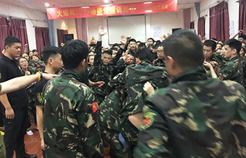 險阻再高，高不過我們的斗志！