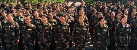 冬練三九，夏練三伏；火爆狼群，千錘百煉；