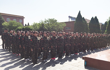 培訓(xùn)場地，火爆人開始軍姿預(yù)熱！