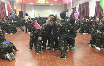 共同的目標(biāo)，共同的夢想，可以使火爆家人產(chǎn)生忍受一切的力量！