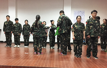 信守承諾，甘愿接受自己許下的懲罰諾言！