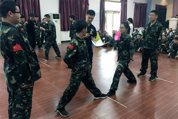 簡單石頭剪刀布，輸贏卻在彈指間！