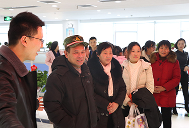 �íh(hu��n)�����ù�������ĸ���ģ��T����ĸ���^(gu��n)�𱬾W(w��ng)��